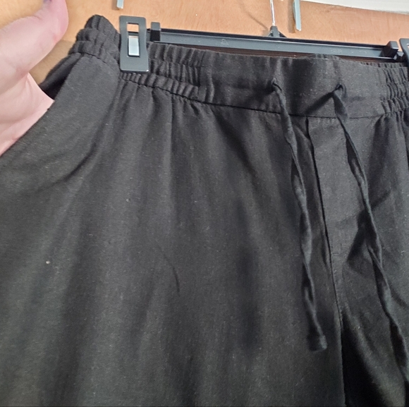 Old Navy Wide Leg Everyday Comfy Pants - Picture 2 of 6